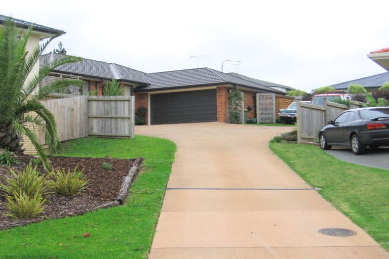 Photo of property in 9 Louvain Place, Greenhithe, Auckland, 0632