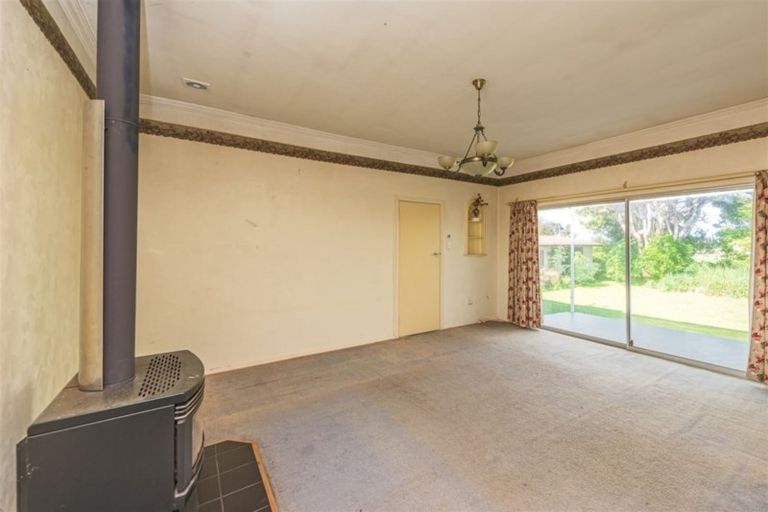 Photo of property in 32 Suther Street, Waverley, 4510