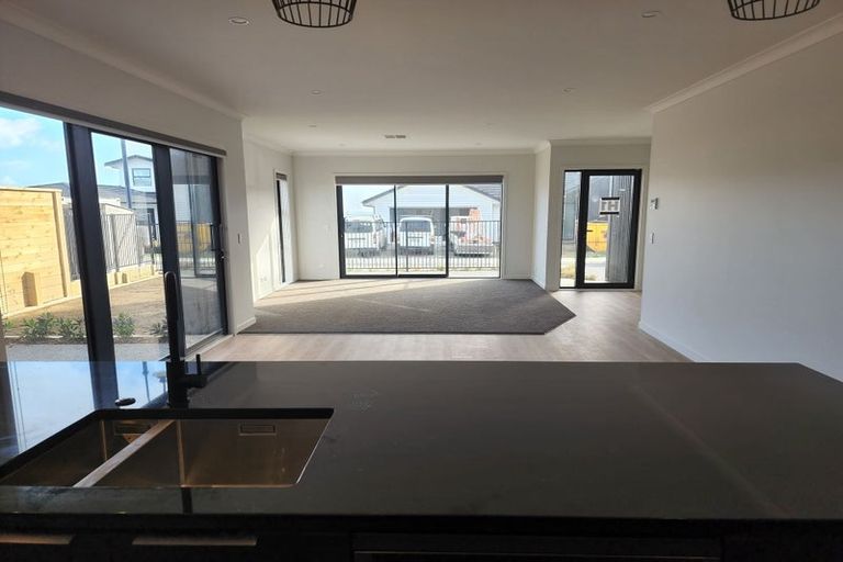 Photo of property in 4a Kaiaho Close, Aotea, Porirua, 5024