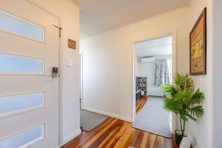 Photo of property in 700 Grove Road, Mayfair, Hastings, 4122