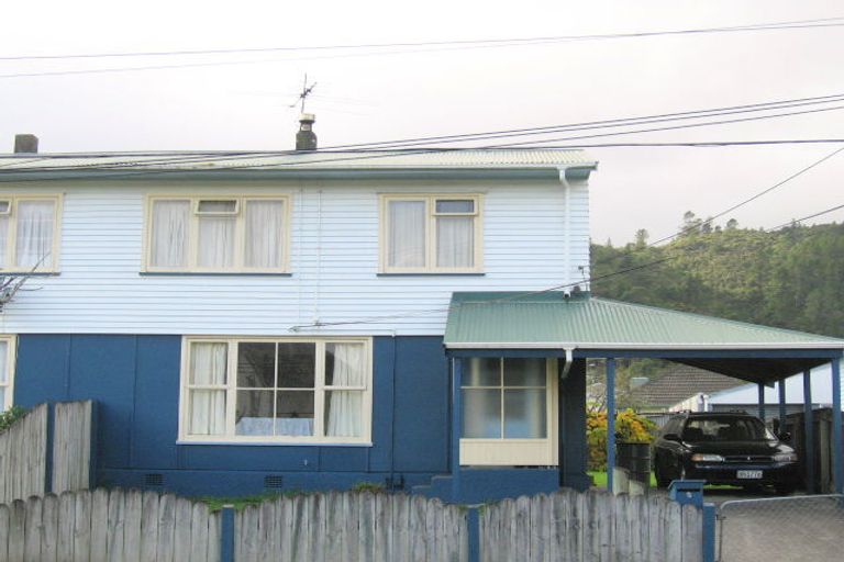 Photo of property in 5 Walker Grove, Stokes Valley, Lower Hutt, 5019