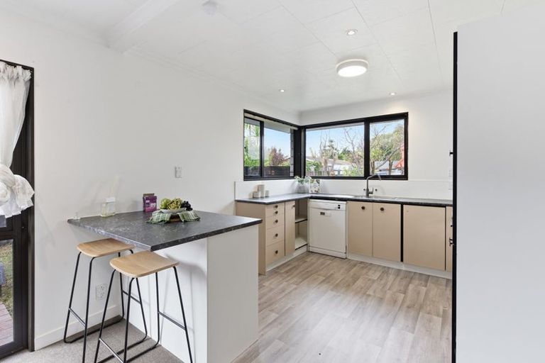 Photo of property in 16 Fernbrook Place, Mairehau, Christchurch, 8013