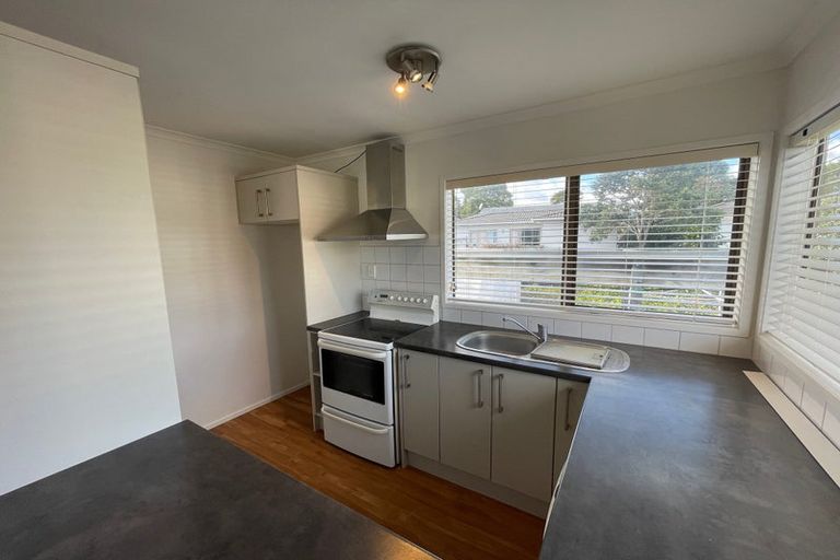 Photo of property in 15 Lyren Place, Half Moon Bay, Auckland, 2012