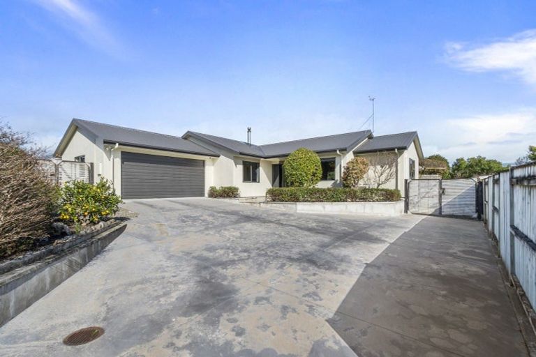 Photo of property in 11 Silkwood Place, Fitzherbert, Palmerston North, 4410