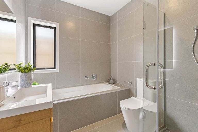 Photo of property in 19 Cara Avenue, Kumeu, 0810