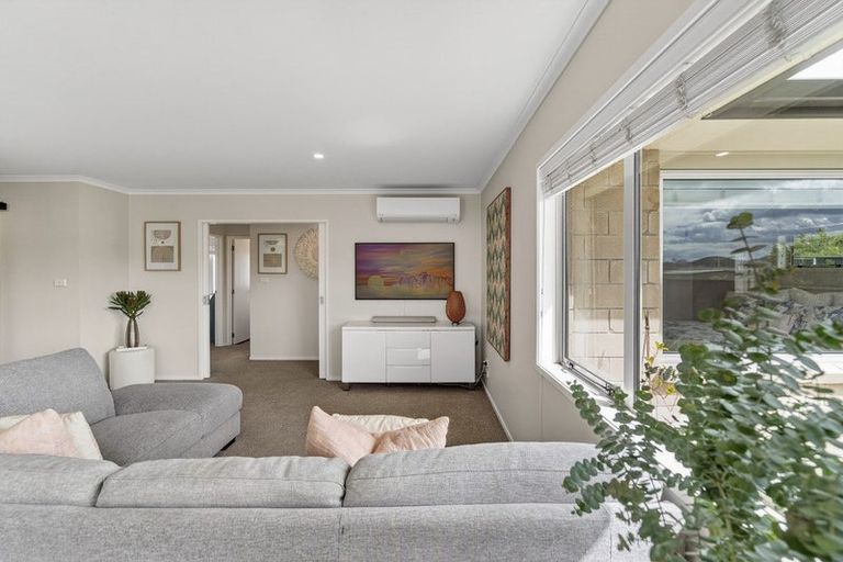 Photo of property in 14 Rochfort Crescent, Pyes Pa, Tauranga, 3112