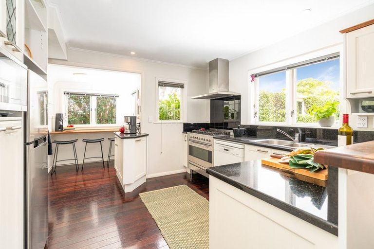 Photo of property in 273 Karori Road, Karori, Wellington, 6012