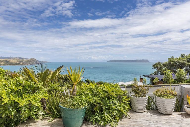 Photo of property in 58 Motuhara Road, Plimmerton, Porirua, 5026