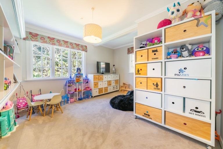 Photo of property in 8g Tawa Street, Eastbourne, Lower Hutt, 5013