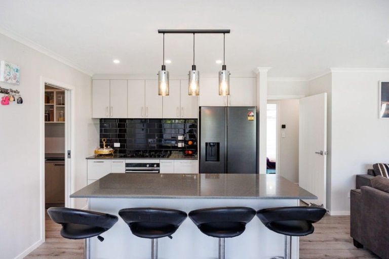 Photo of property in 8 Henty Lane, Marton, 4710