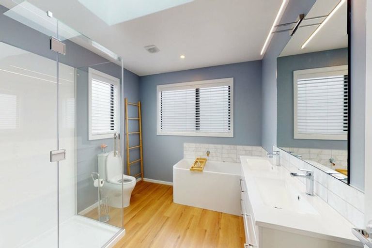 Photo of property in 105 Silverstream Road, Crofton Downs, Wellington, 6035