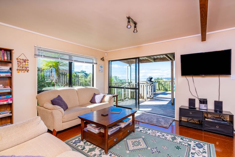 Photo of property in 52 Cullen Street, Mangawhai Heads, Mangawhai, 0505