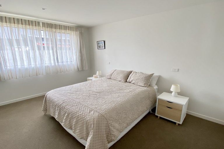 Photo of property in 8 Warbler Lane, Albert Town, Wanaka, 9305