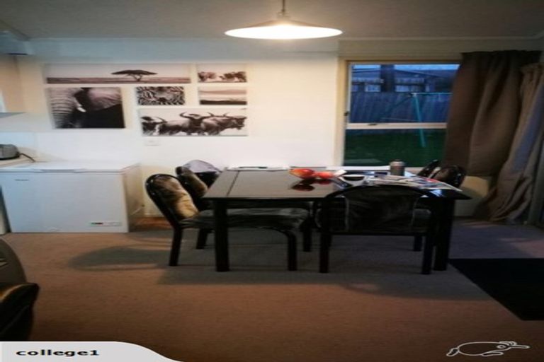 Photo of property in 31 Waimumu Road, Massey, Auckland, 0614