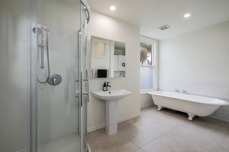 Photo of property in 114 Highgate, Roslyn, Dunedin, 9010