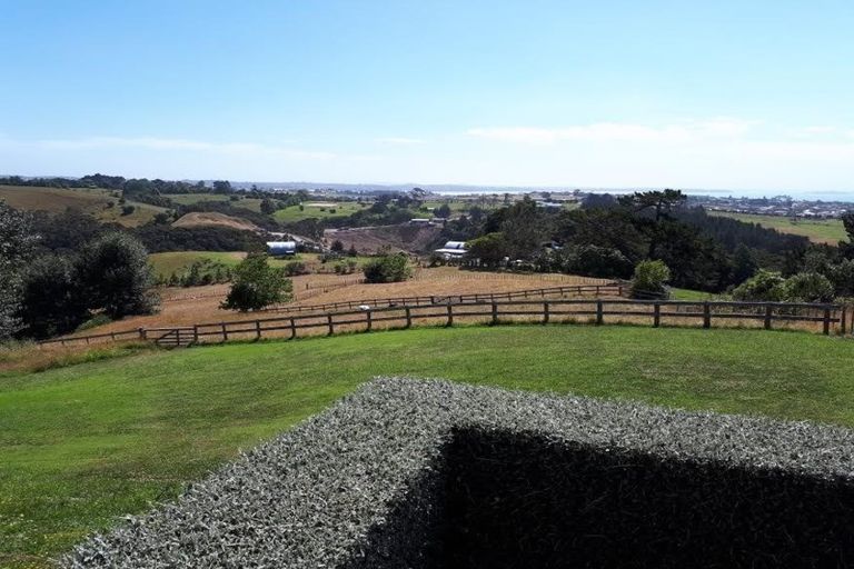 Photo of property in 73 Keanes Road, Maraetai, Howick, 2571