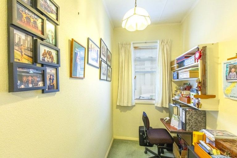 Photo of property in 30 Napier Road, Havelock North, 4130