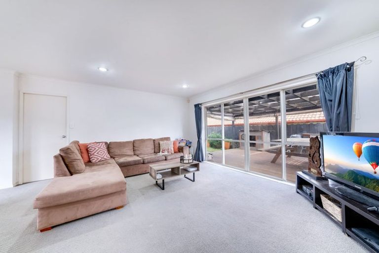 Photo of property in 12 Emmerdale Avenue, Papakura, 2110