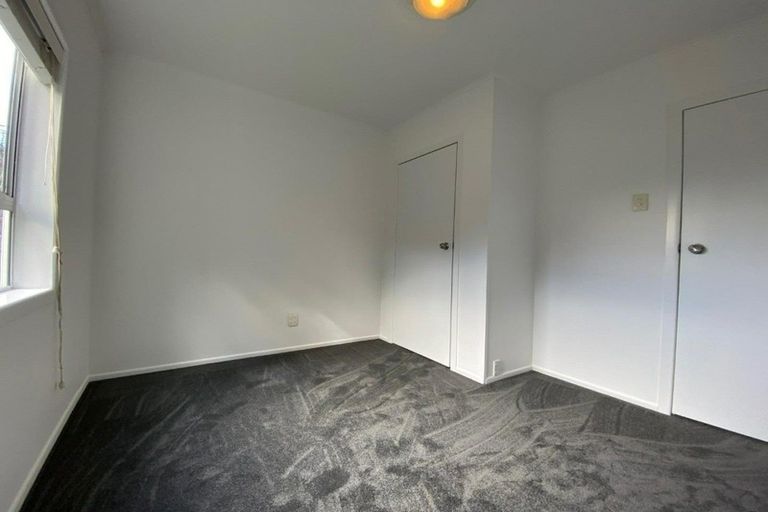 Photo of property in 25 Roberts Avenue, Bayswater, Auckland, 0622