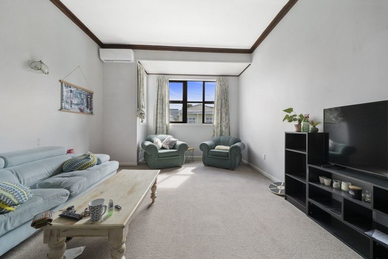 Photo of property in 8 Caroline Street, Mount Victoria, Wellington, 6011