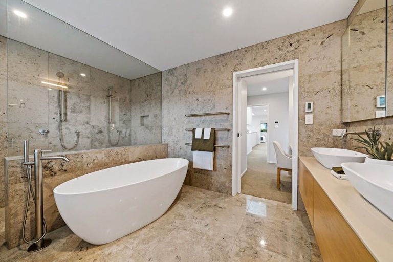 Photo of property in 106a Godden Crescent, Mission Bay, Auckland, 1071