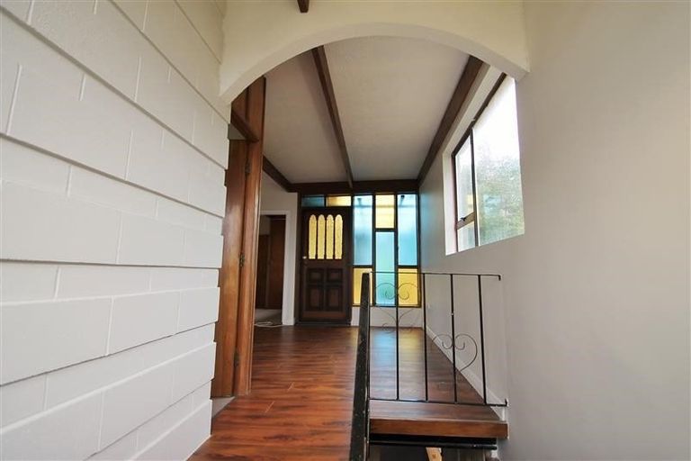 Photo of property in 24 Edgeworth Road, Glenfield, Auckland, 0629