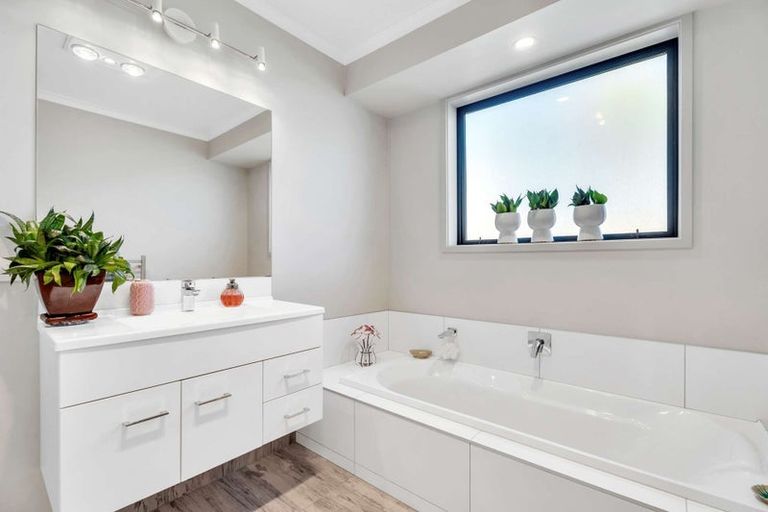 Photo of property in 19 Lady Jocelyn Place, Whitianga, 3510