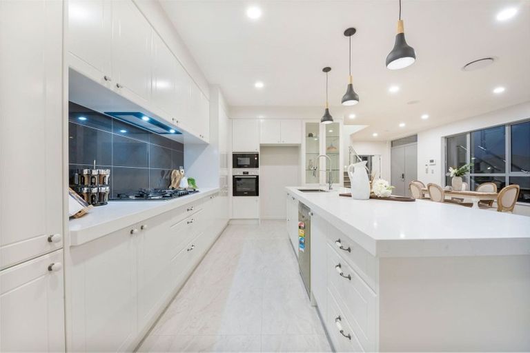 Photo of property in 84 Tir Conaill Avenue, Flat Bush, Auckland, 2019