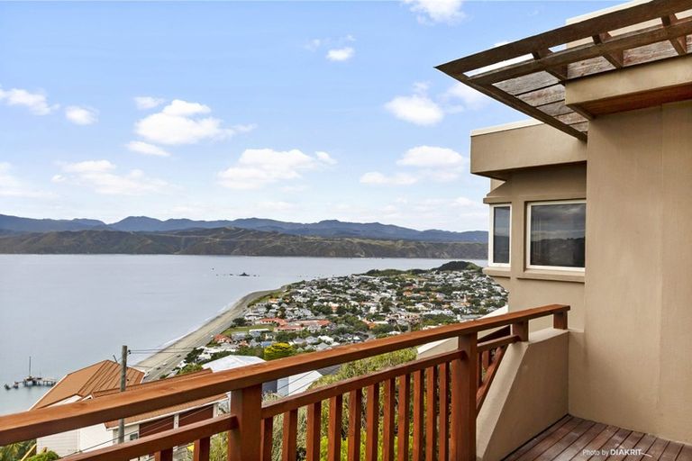 Photo of property in 75 Seatoun Heights Road, Seatoun, Wellington, 6022
