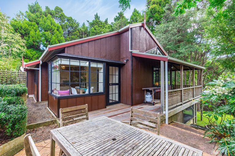 Photo of property in 304 Huia Road, Titirangi, Auckland, 0604