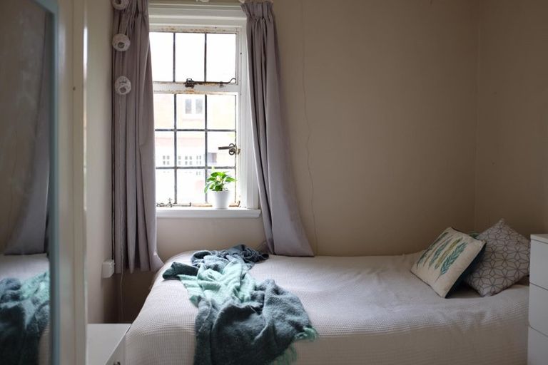 Photo of property in 5 Kinross Street, Kelburn, Wellington, 6012