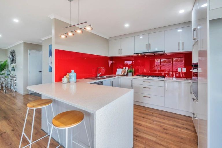 Photo of property in 285a Don Buck Road, Massey, Auckland, 0614