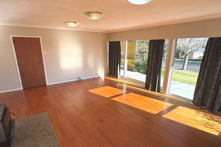 Photo of property in 18 Wells Road, Bucklands Beach, Auckland, 2012