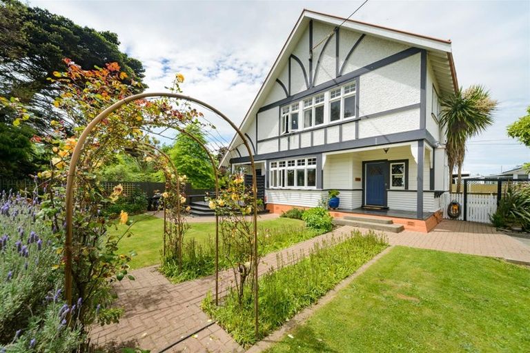 Photo of property in 27 High Street, Bulls, 4818