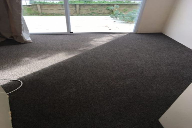 Photo of property in 2/15 Adriatic Avenue, Henderson, Auckland, 0612