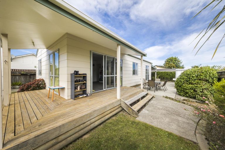 Photo of property in 38 Newton Place, Westbrook, Palmerston North, 4412