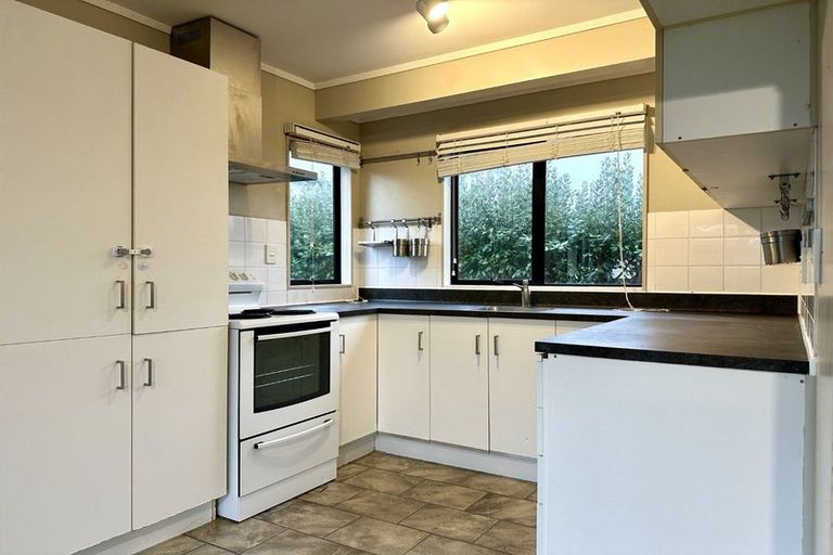 Photo of property in 19a Glenhaven Place, Te Atatu Peninsula, Auckland, 0610