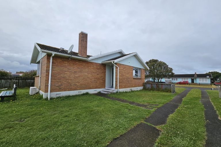 Photo of property in 63 Titoki Street, Castlecliff, Whanganui, 4501