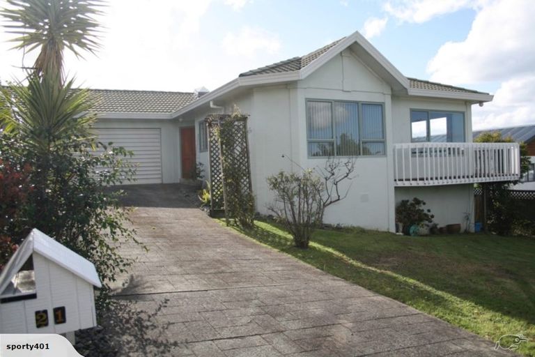 Photo of property in 21 Charlotte Street, Stanmore Bay, Whangaparaoa, 0932