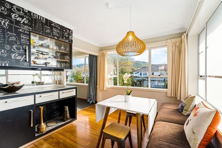 Photo of property in 3 Hikurangi Street, Te Atatu Peninsula, Auckland, 0610