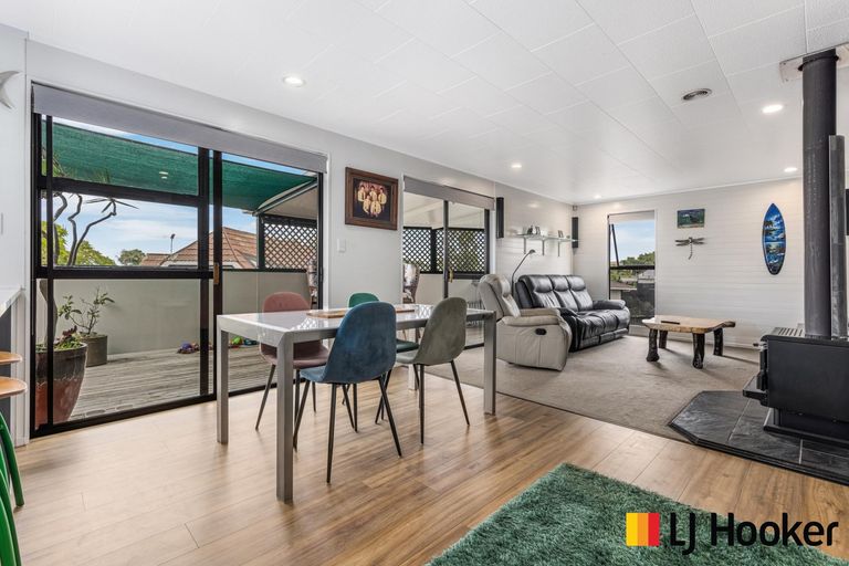 Photo of property in 189 Carnoustie Drive, Wattle Downs, Auckland, 2103