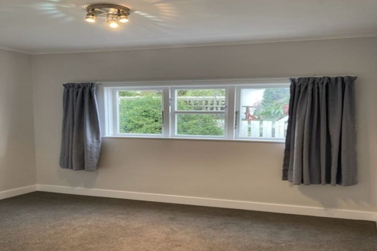 Photo of property in 2 Henry Street, Kilbirnie, Wellington, 6022