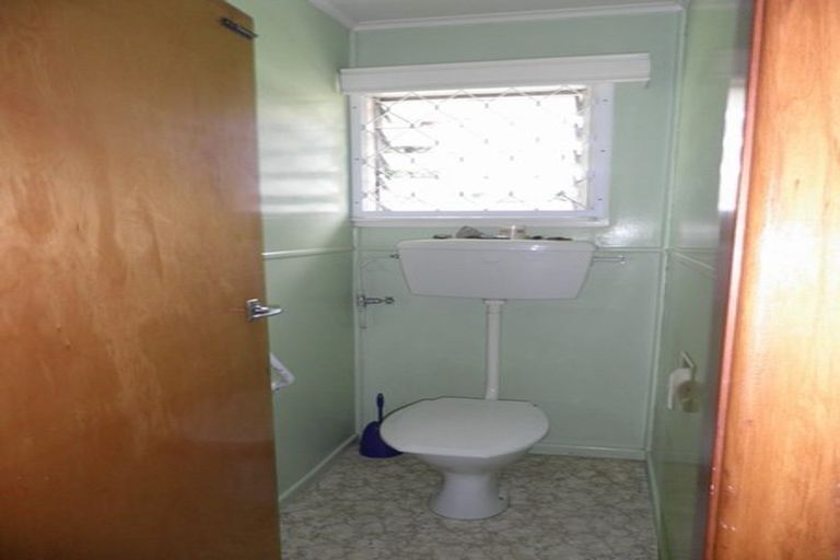 Photo of property in 8 Kohekohe Street, New Lynn, Auckland, 0600