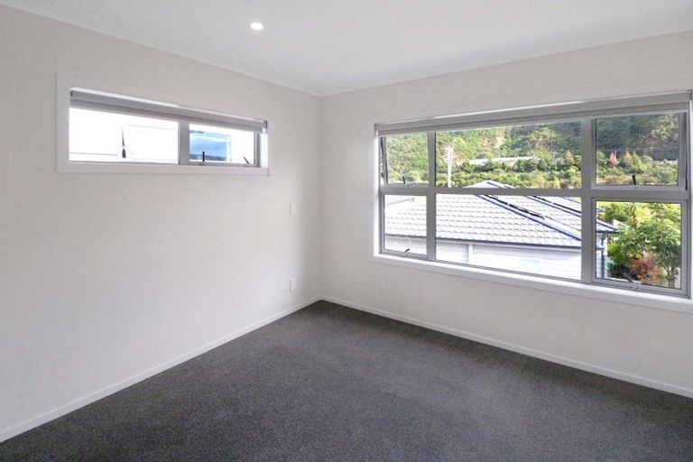 Photo of property in 12 Ronalds Way, Taita, Lower Hutt, 5011