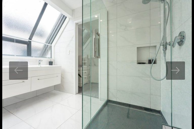 Photo of property in 2/6 Calypso Place, Rothesay Bay, Auckland, 0630