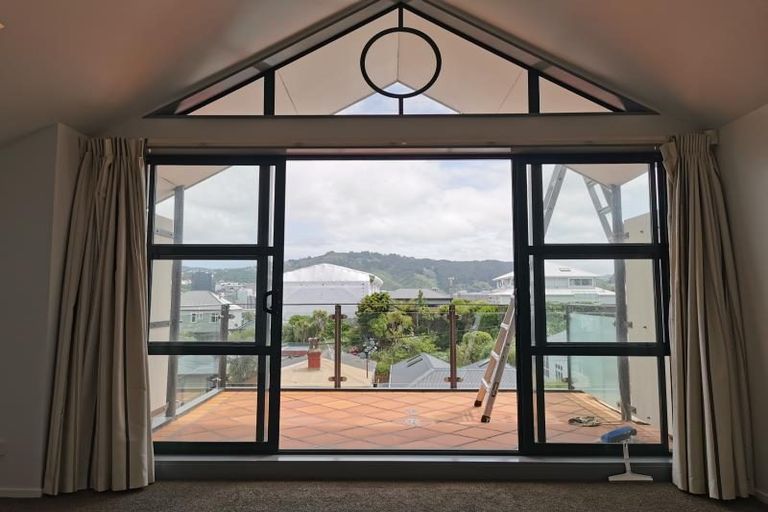 Photo of property in 52c Hawker Street, Mount Victoria, Wellington, 6011