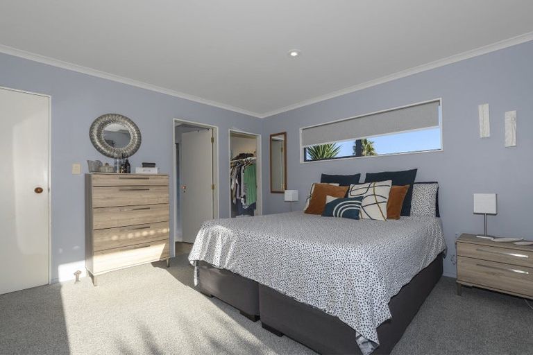 Photo of property in 1 Lysaght Place, Welcome Bay, Tauranga, 3112