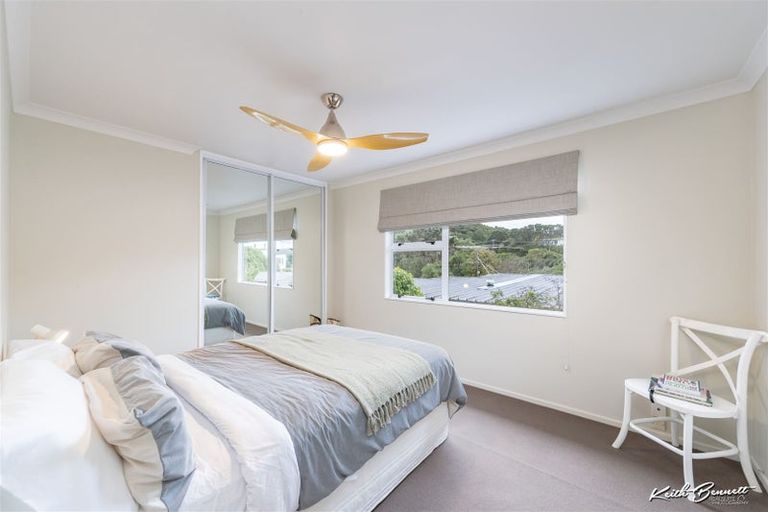 Photo of property in 8 Te Whiti Grove, Korokoro, Lower Hutt, 5012