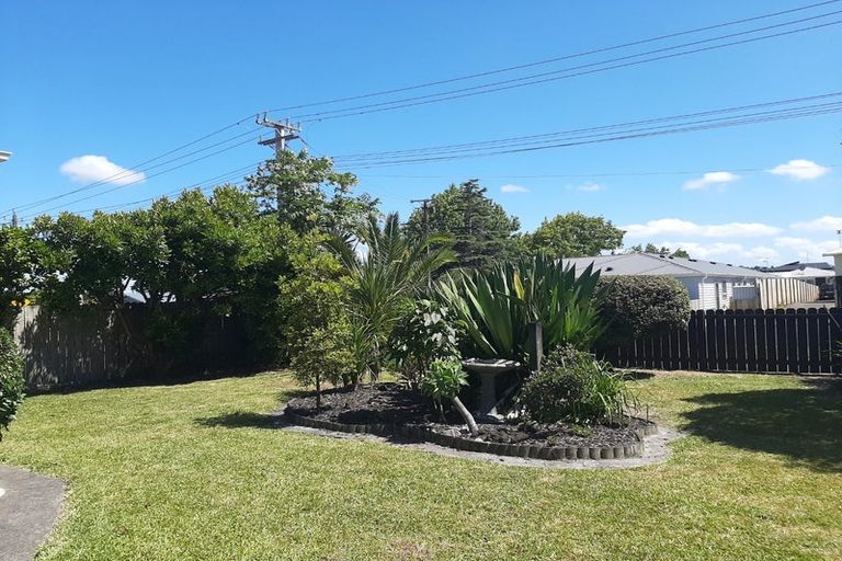 Photo of property in 1 Alan Avenue, Henderson, Auckland, 0610