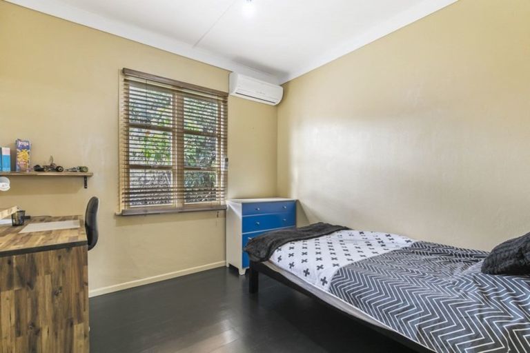 Photo of property in 142 Titirangi Road, New Lynn, Auckland, 0600